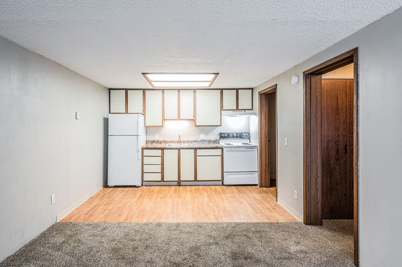 1000 Stonehenge Place - Photo 5 of 6