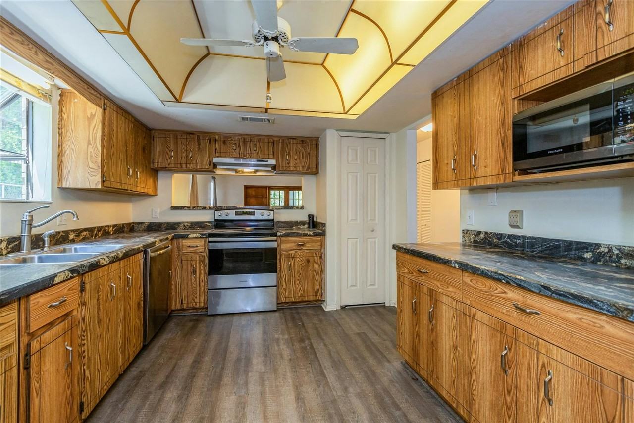 540 Belltower Avenue, Unit J-1 - Photo 5 of 17