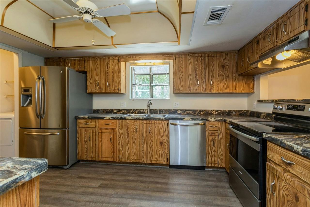 540 Belltower Avenue, Unit J-1 - Photo 6 of 17