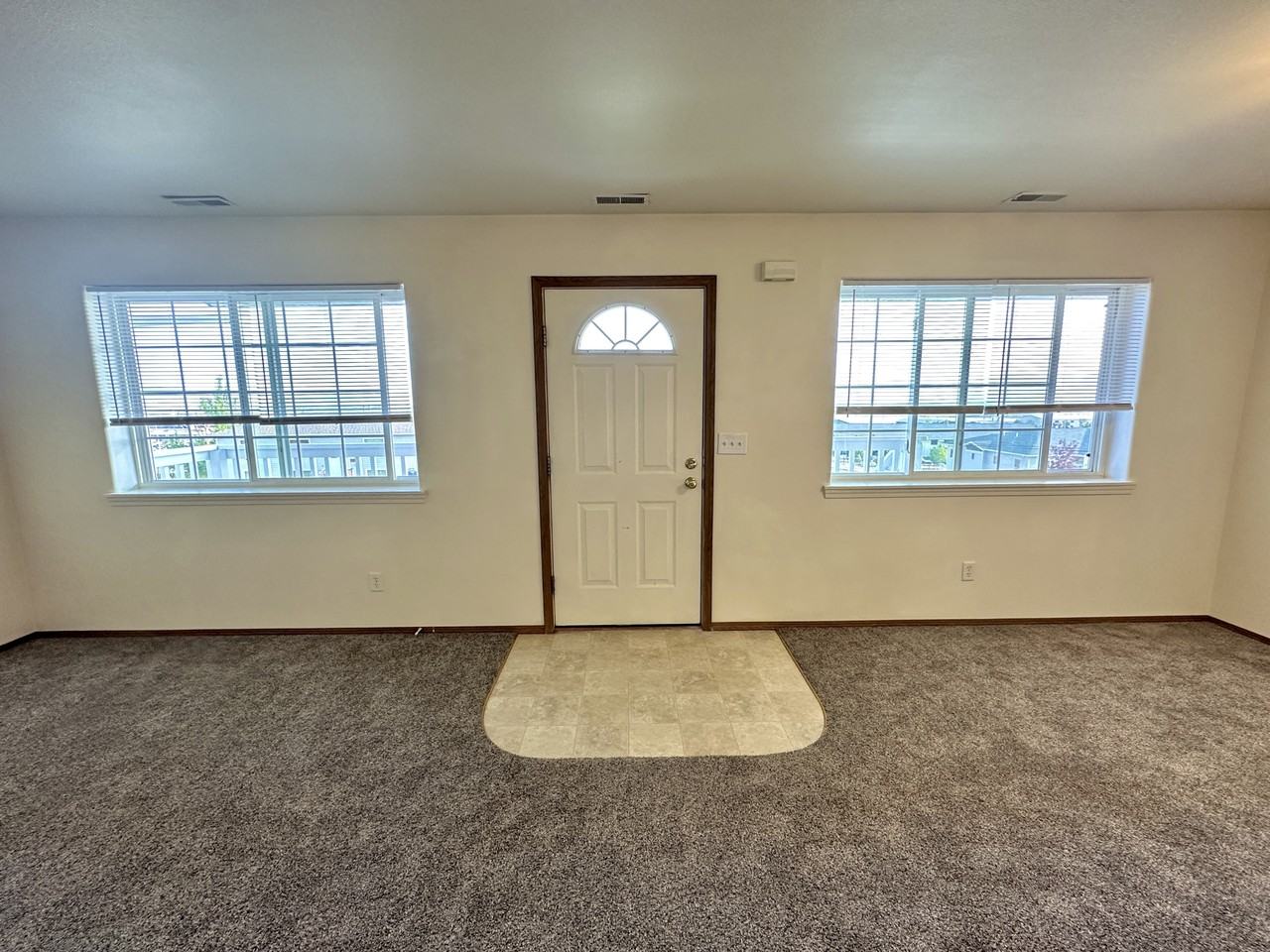 34 Starbuck Ct. - Photo 4 of 27