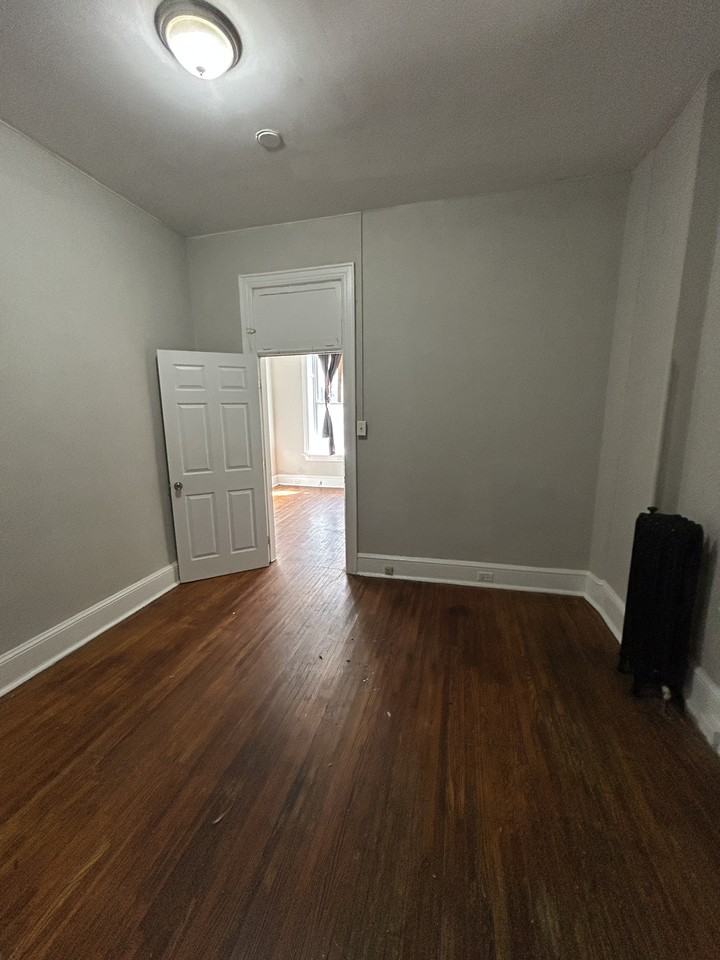 107 South Mulberry Street - Photo 4 of 12