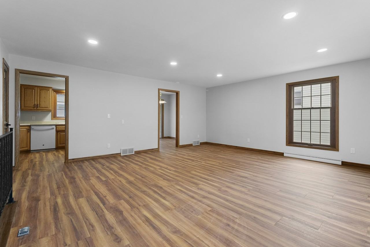 1742 North Douglas Street - Photo 7 of 39