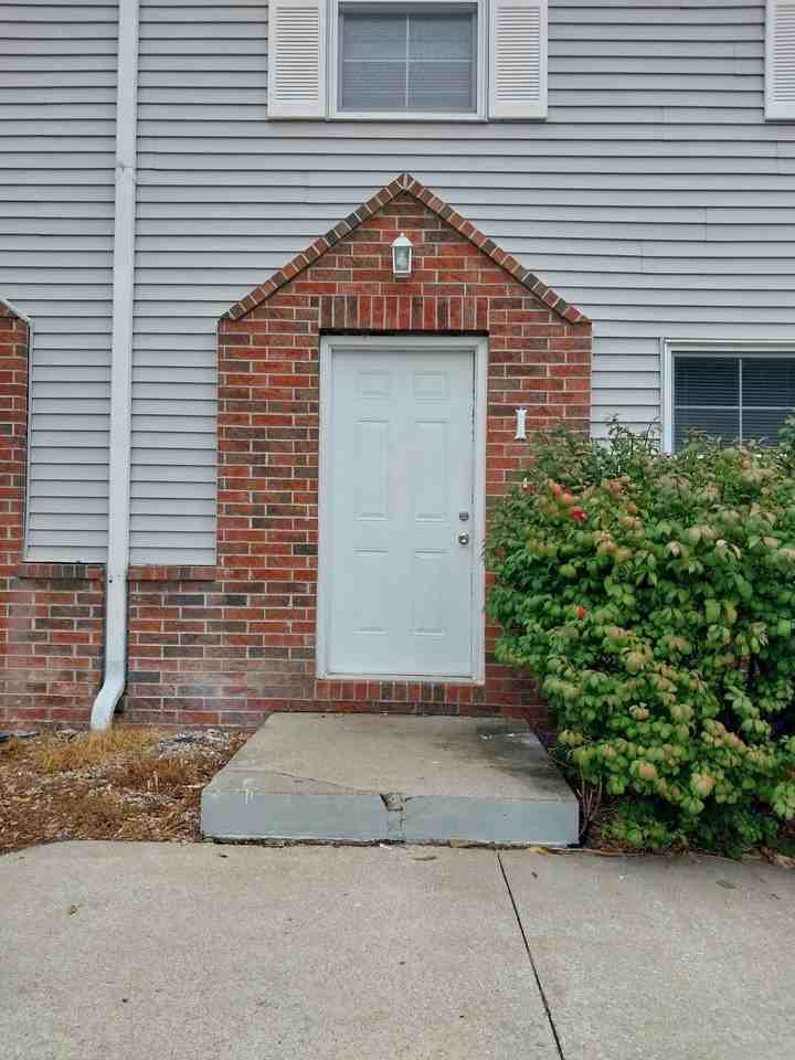 219 Grover Street - Photo 3 of 9