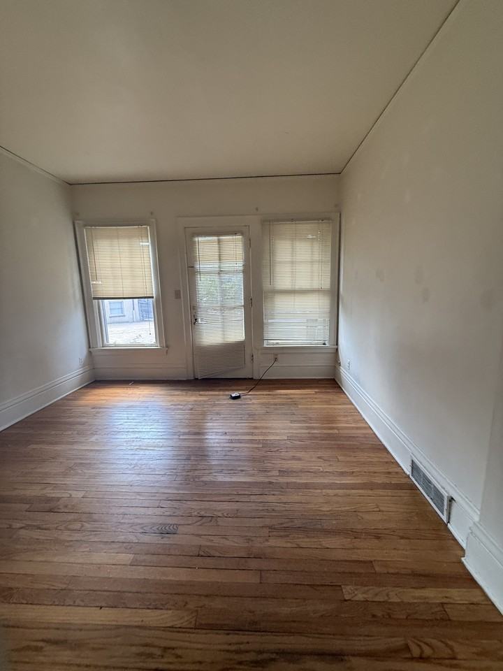 622 Howard Place - Photo 2 of 16