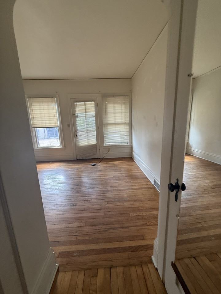 622 Howard Place - Photo 3 of 16