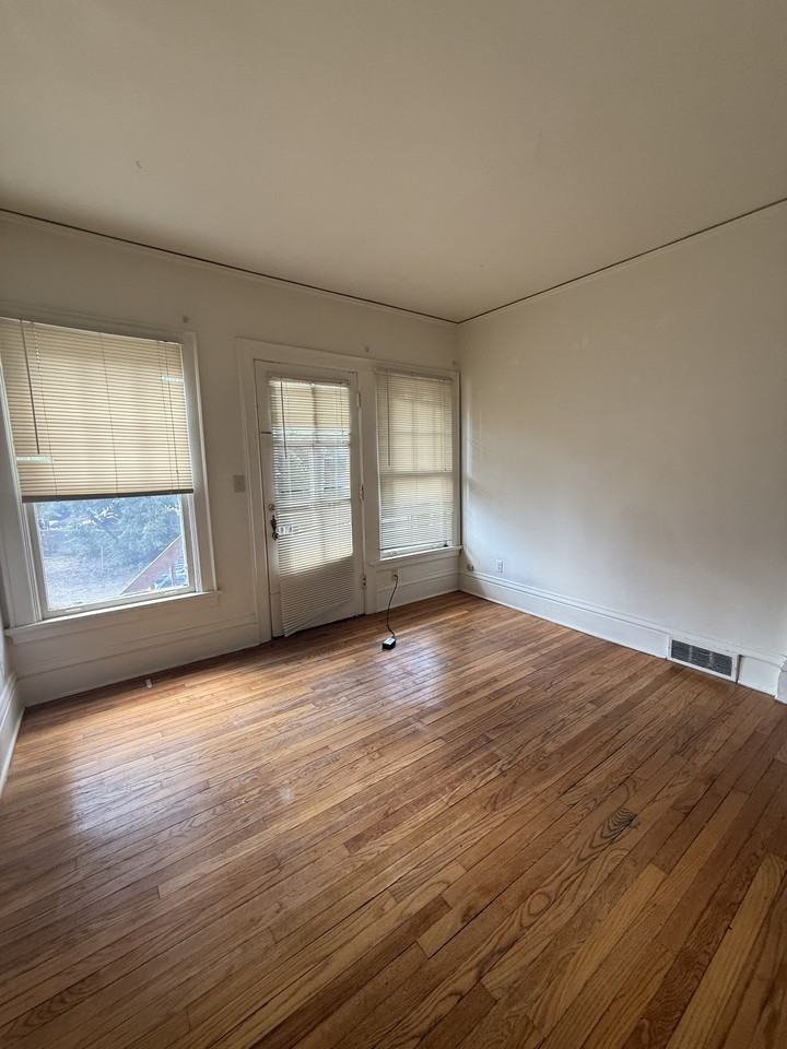 622 Howard Place - Photo 5 of 16