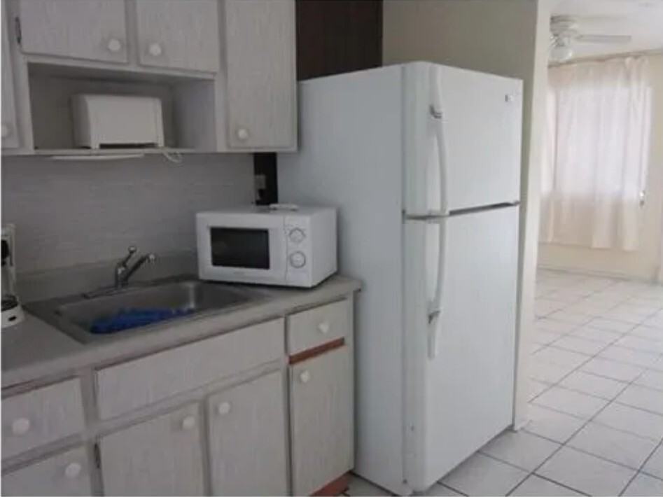 8plex Hollywood - Photo 5 of 29