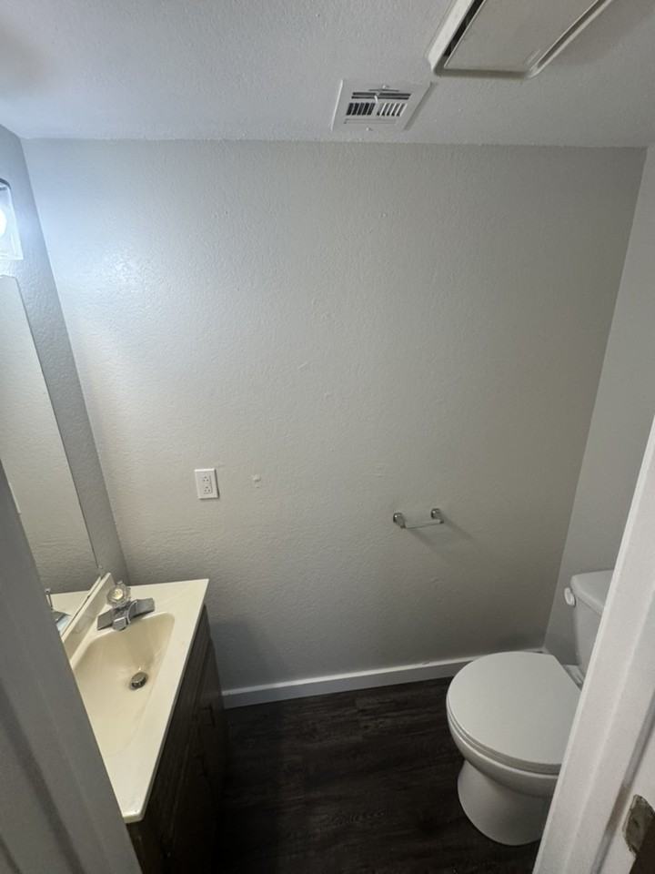 Pleasant Valley Apartments - Photo 6 of 17