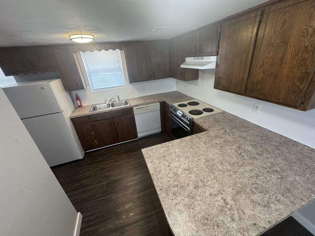 Pleasant Valley Apartments - Photo 7 of 17