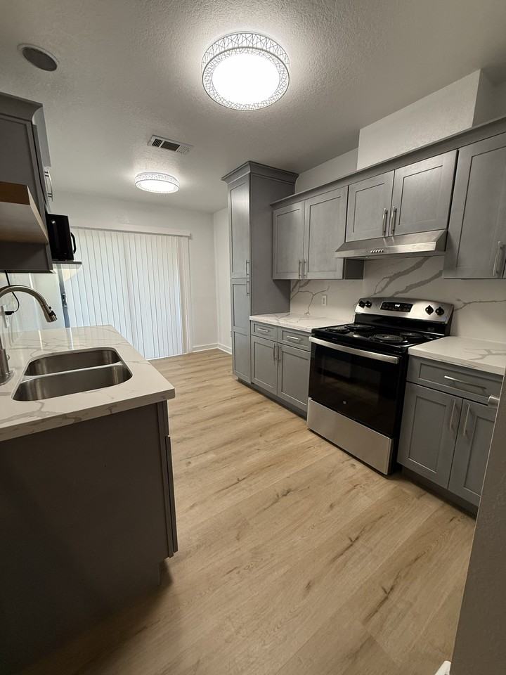 465 Shady Drive Unit # 1 - Photo 4 of 12
