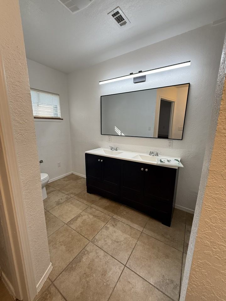 465 Shady Drive Unit # 1 - Photo 5 of 12