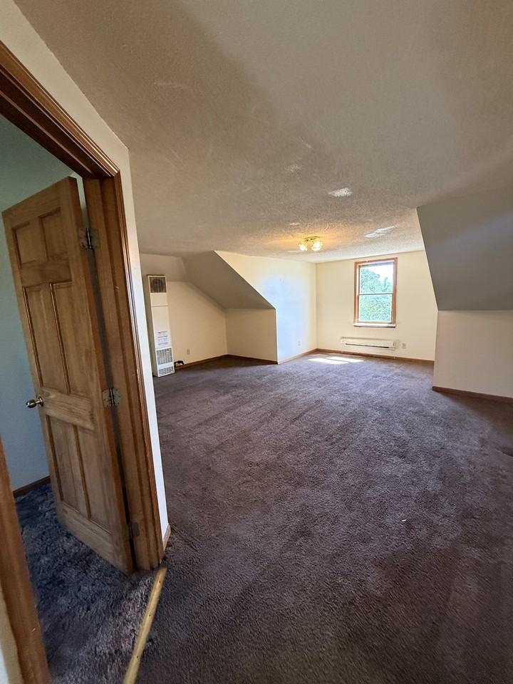 319 1/2 N McDonel St - Photo 6 of 9