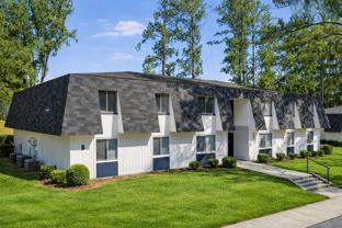 Richmond Hills Apartments - Photo 1 of 1