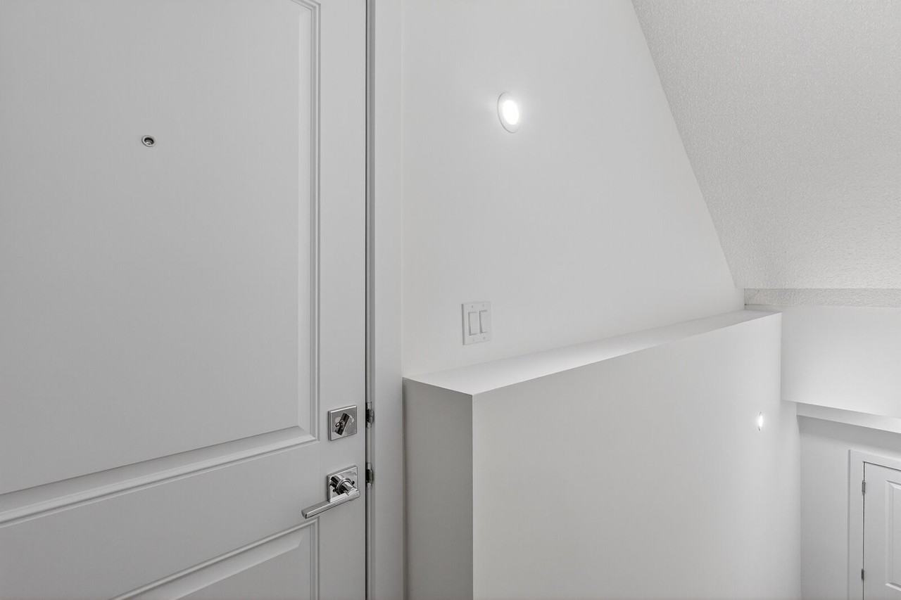 3727 40 Ave - Photo 4 of 18