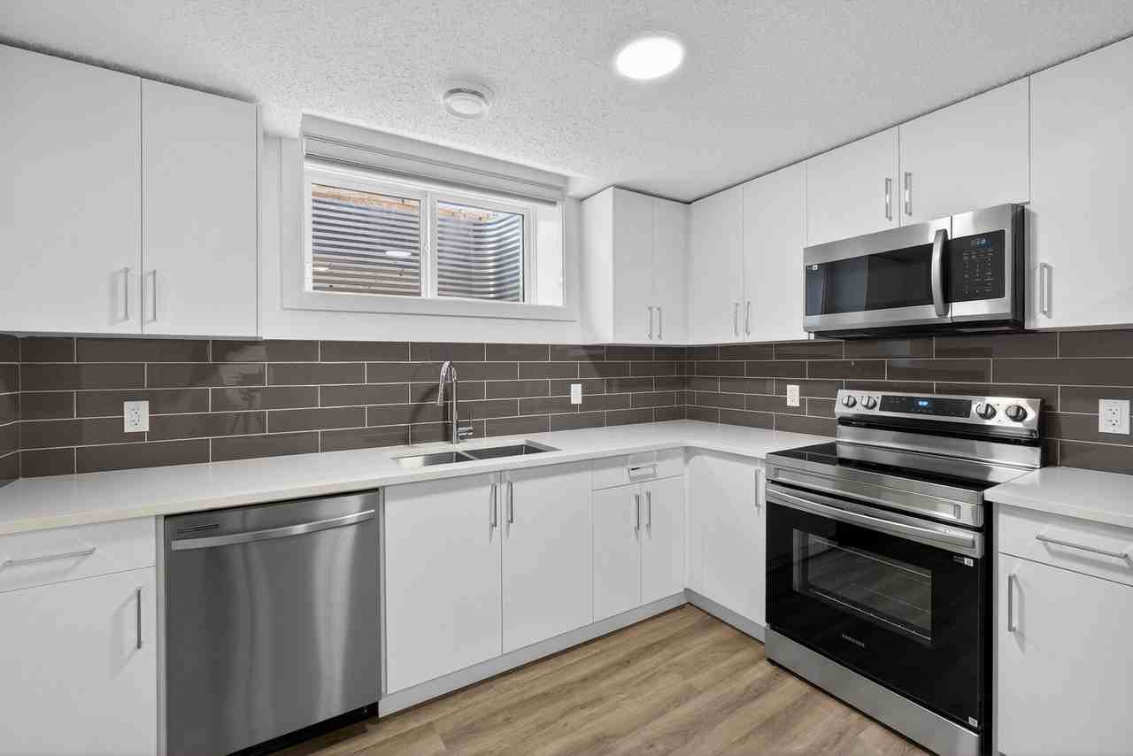 3727 40 Ave - Photo 7 of 18