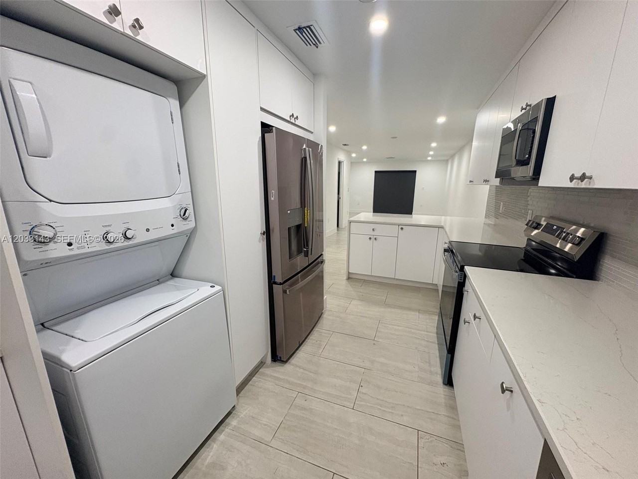 4502 N Federal Hwy #4502E - Photo 2 of 7