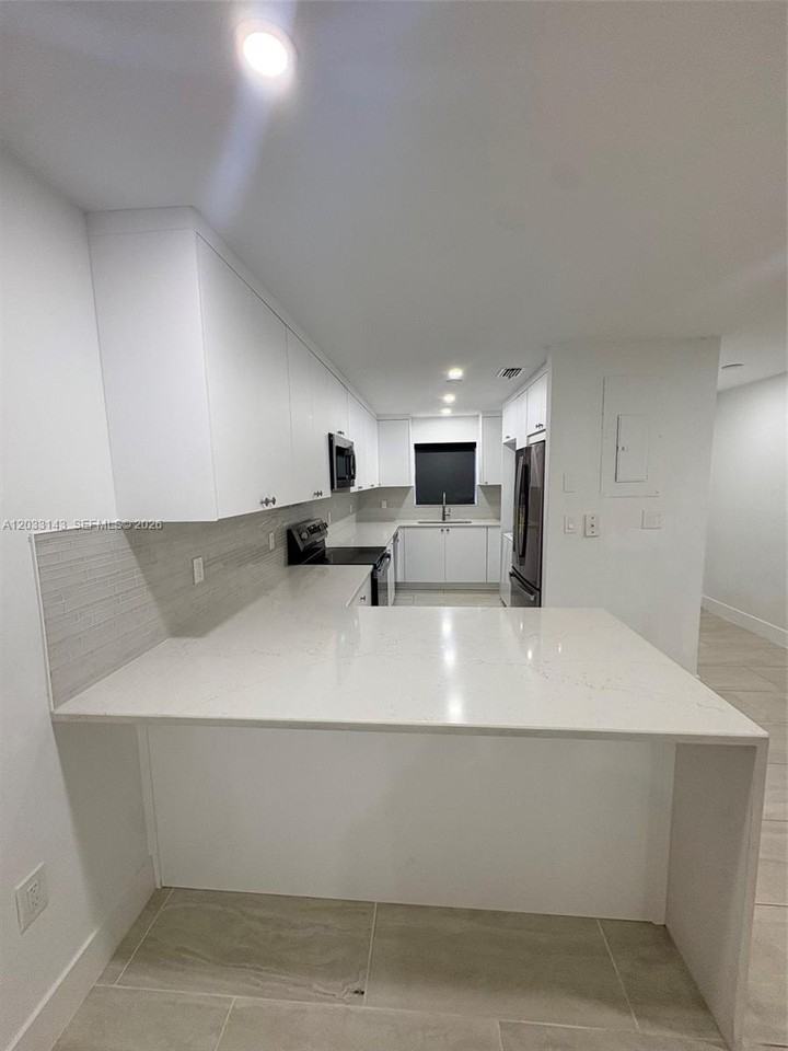 4502 N Federal Hwy #4502E - Photo 7 of 7