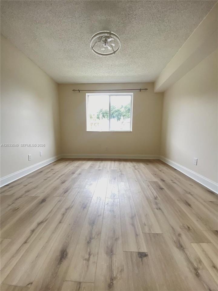 522 Trace Cir - Photo 3 of 4