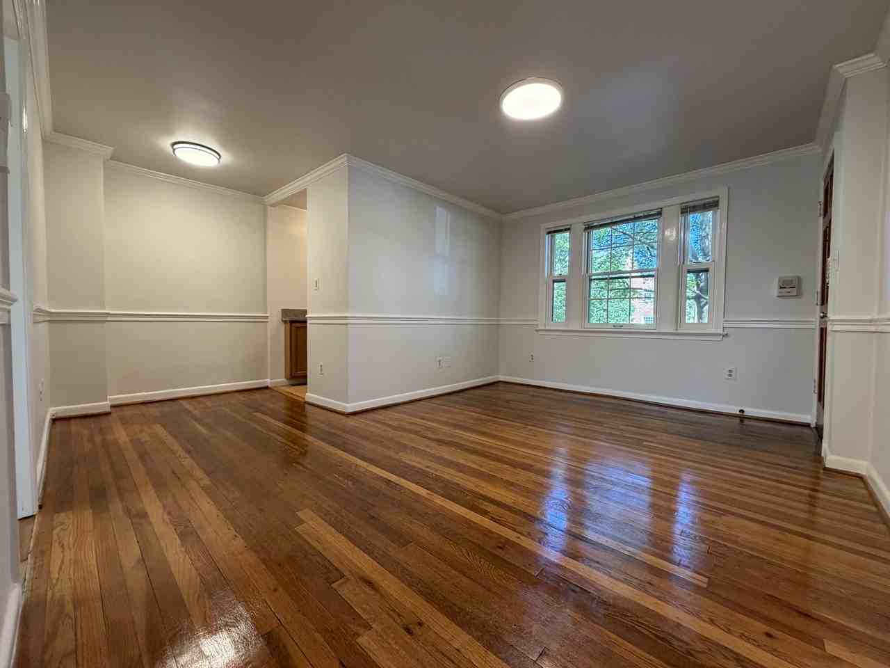 906 Jefferson St #2 - Photo 4 of 34