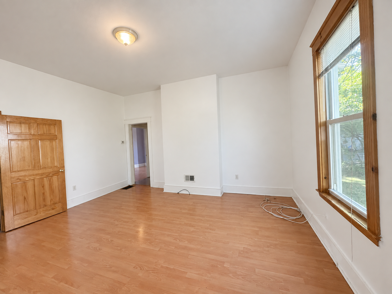 46 Court St - Photo 3 of 8