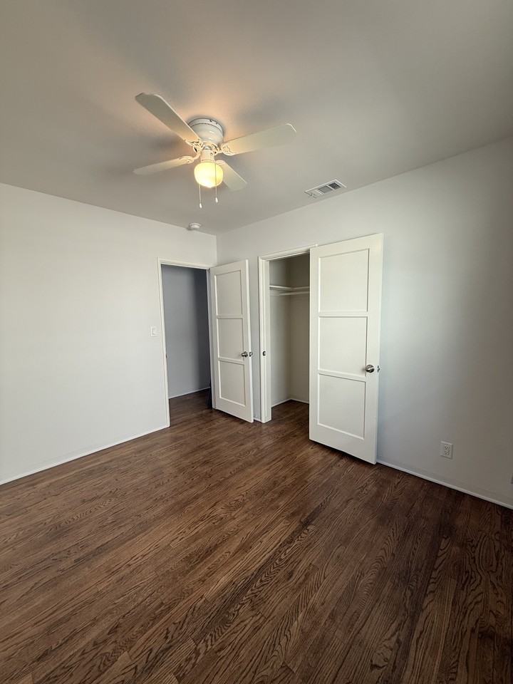 2659 Montrose Ave - Photo 5 of 17