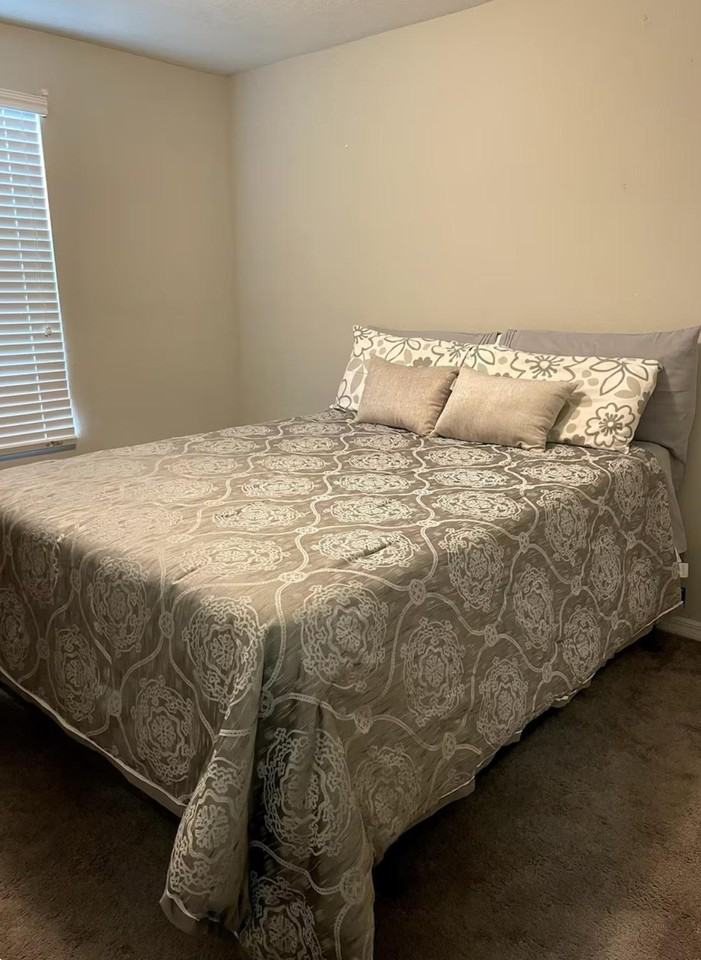 Cascade Bend Dr - Photo 2 of 10