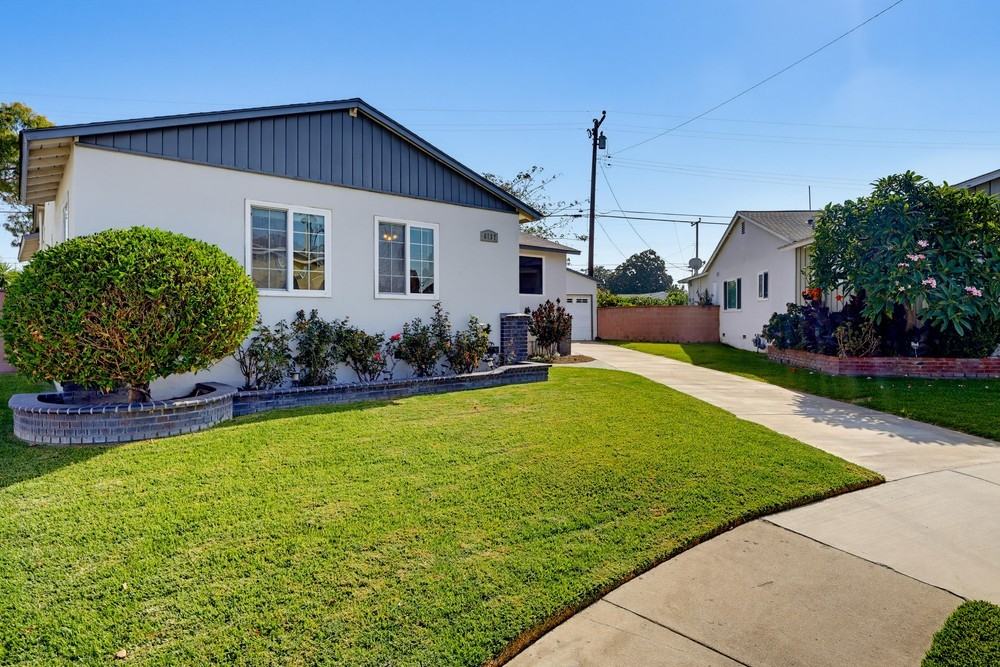 6137 Bigelow St #NA - Photo 2 of 50