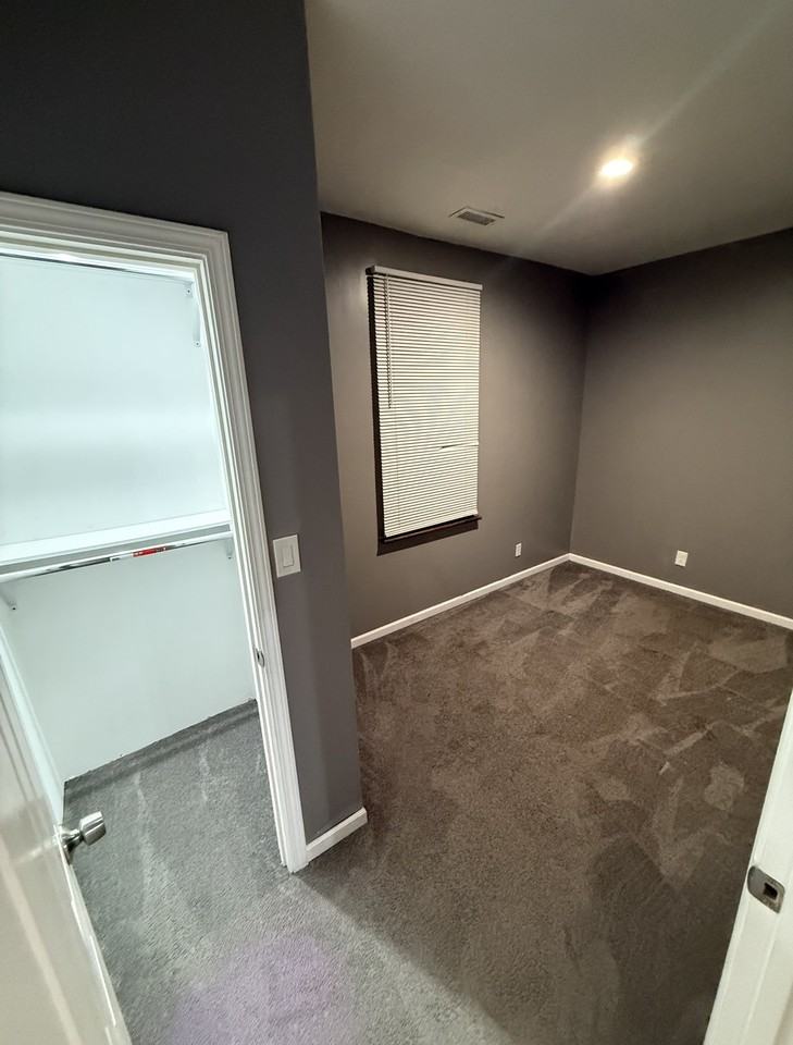 4019 S Albany Ave #2 - Photo 7 of 11