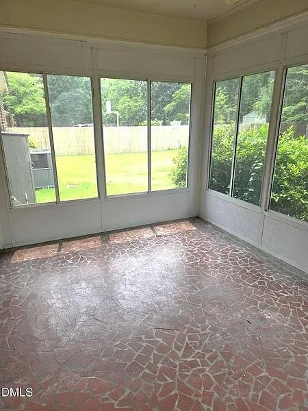 800 Stone Dr - Photo 2 of 20
