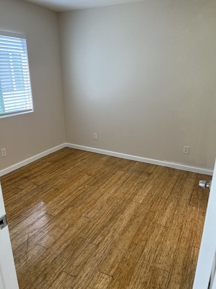 1640 Sherman Pl #10 - Photo 3 of 18