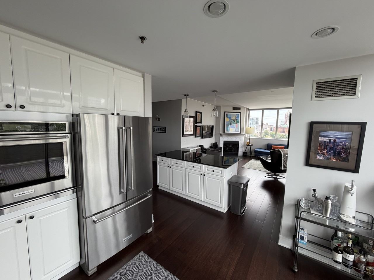 1515 S Prairie Ave #814 - Photo 4 of 13