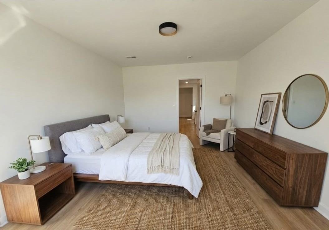 717 Irving St Ne #1 - Photo 5 of 23