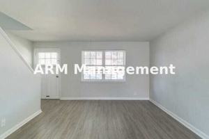 featured image of 126 Yorke St #3