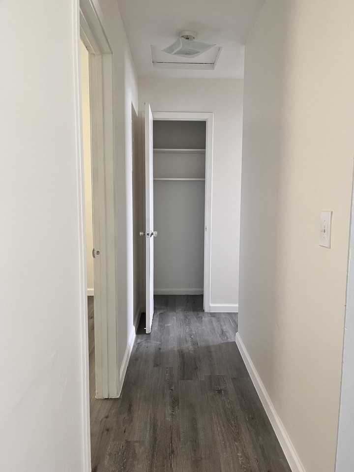 384 Avenue N Sw #1 - Photo 4 of 10