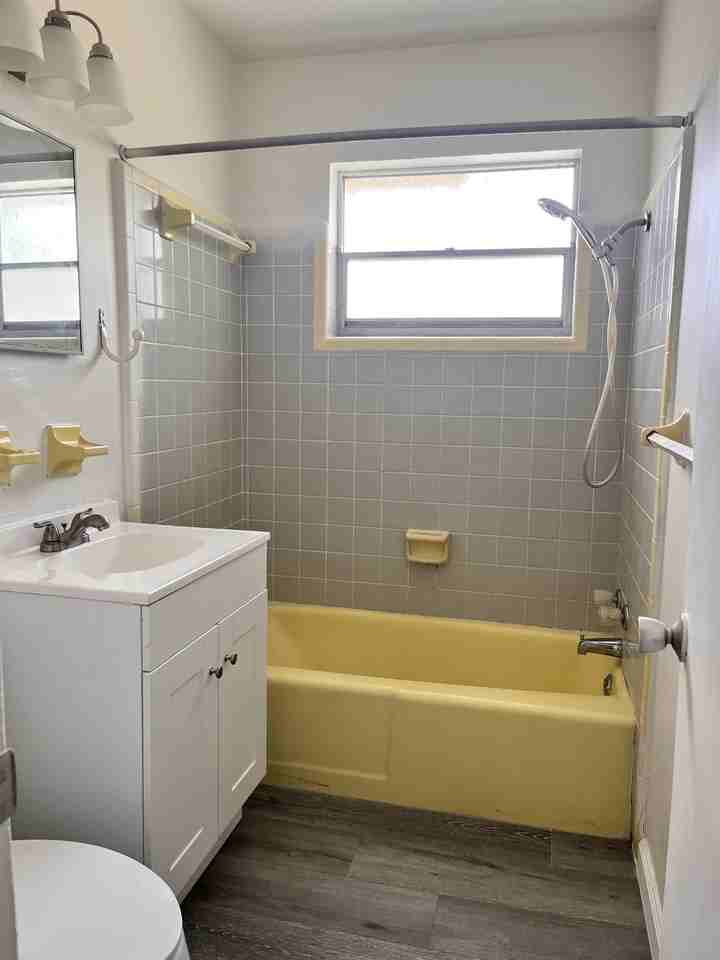 384 Avenue N Sw #1 - Photo 5 of 10