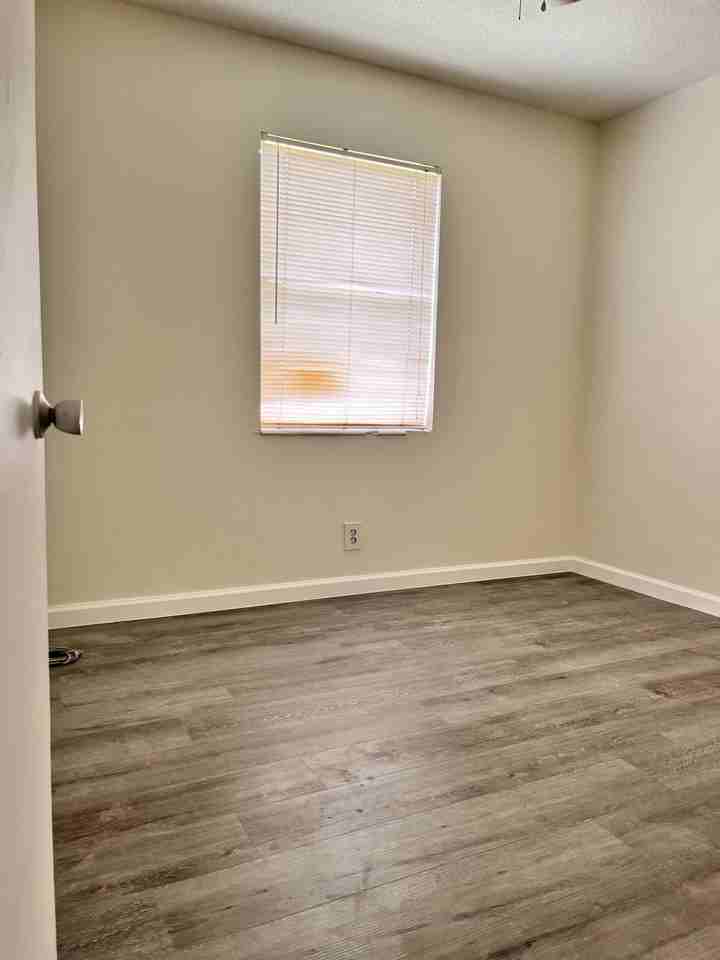 384 Avenue N Sw #1 - Photo 6 of 10