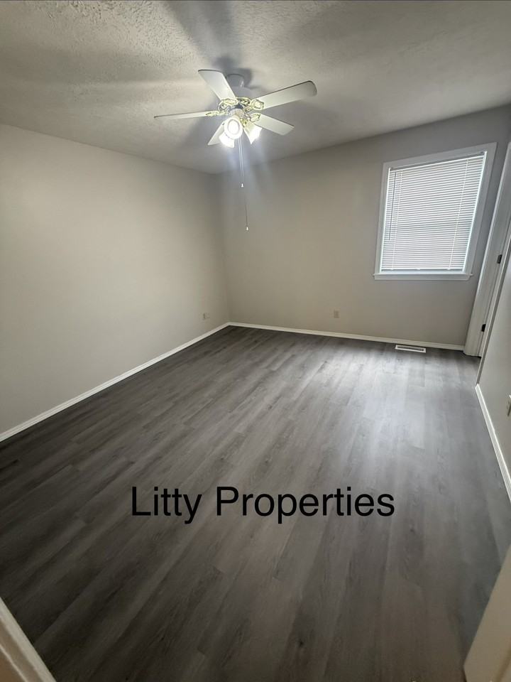 1503 Fair Park Cir #1 - Photo 4 of 10