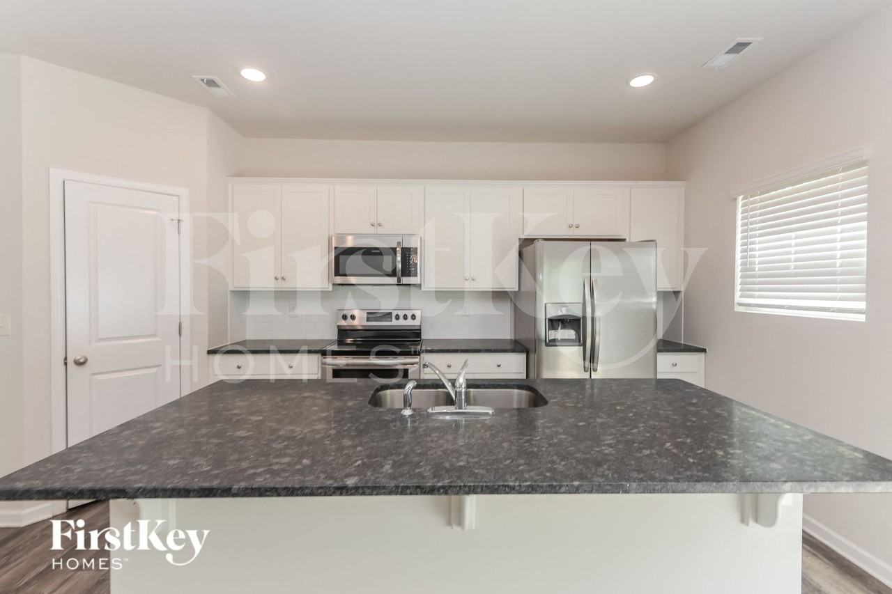 8216 Williams Farm Dr - Photo 6 of 15