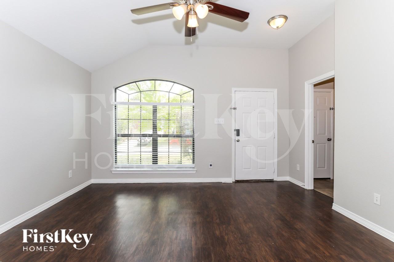 817 Belvedere Dr - Photo 4 of 17