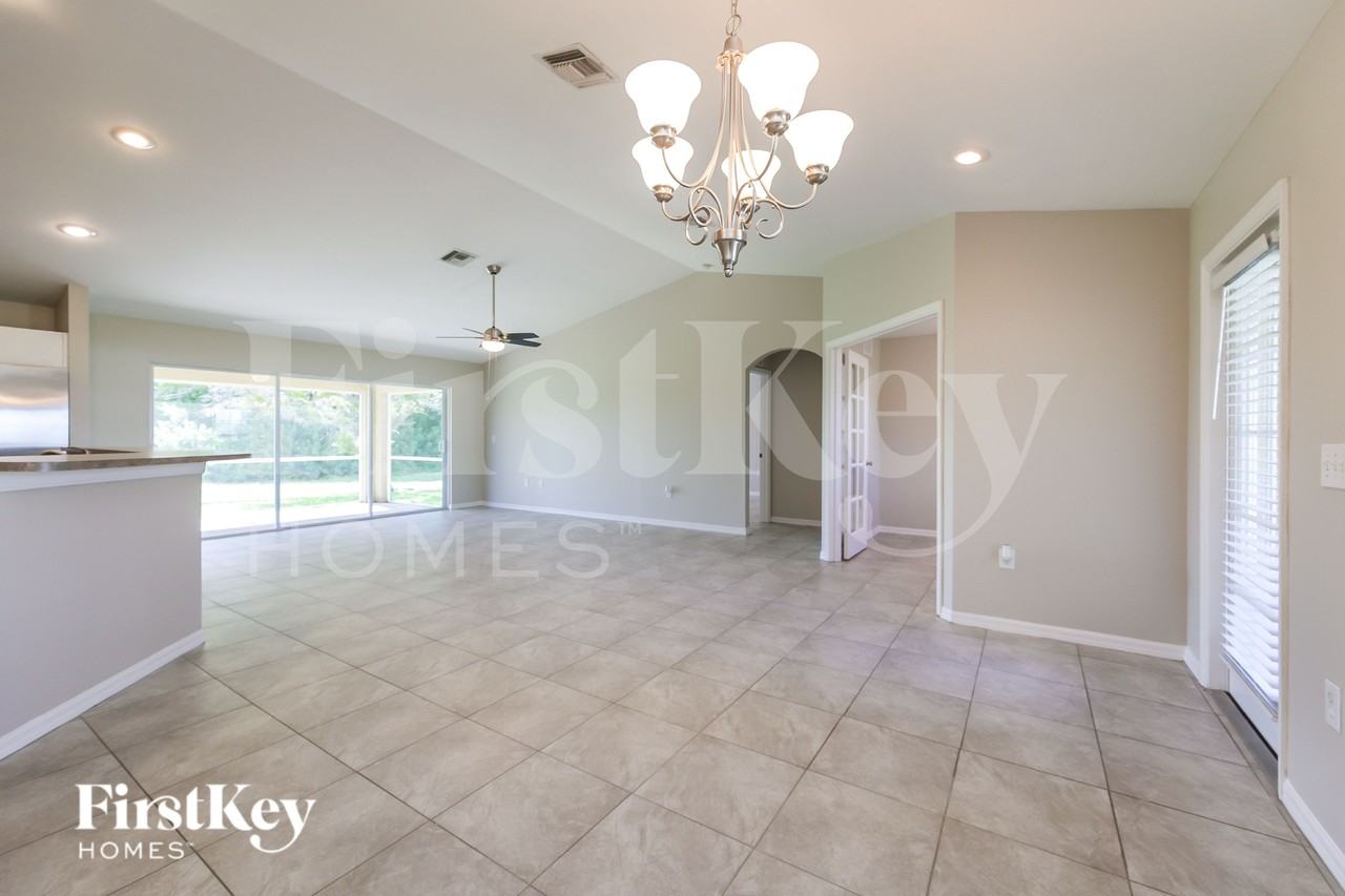 466 Ne 1st Ave - Photo 5 of 16
