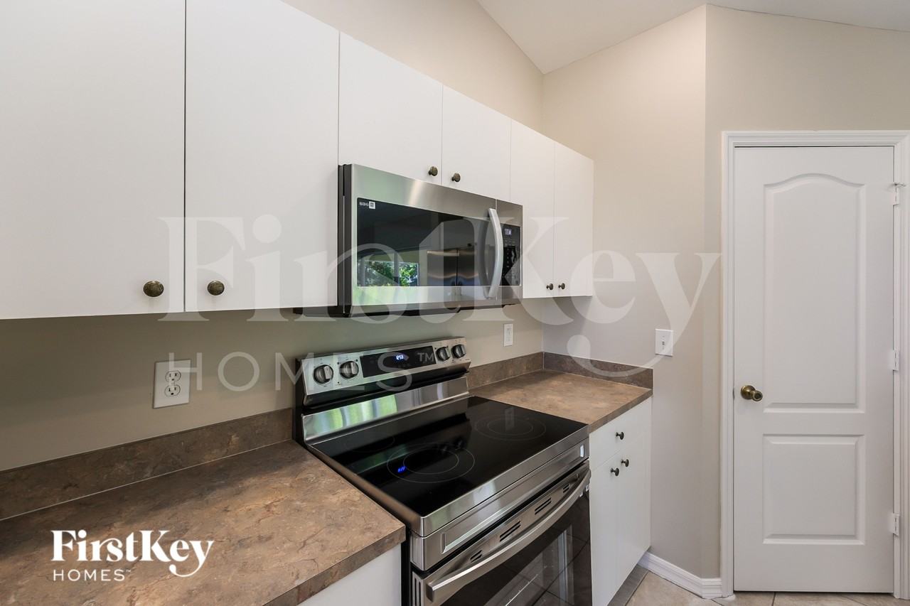 466 Ne 1st Ave - Photo 6 of 16