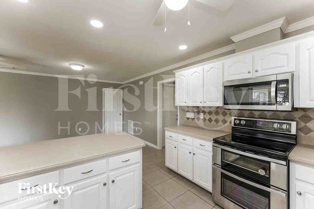 1803 Se 8th Ter - Photo 7 of 16