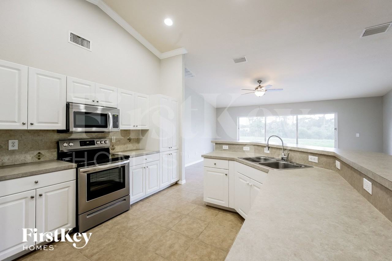 1823 Laurie St - Photo 6 of 16