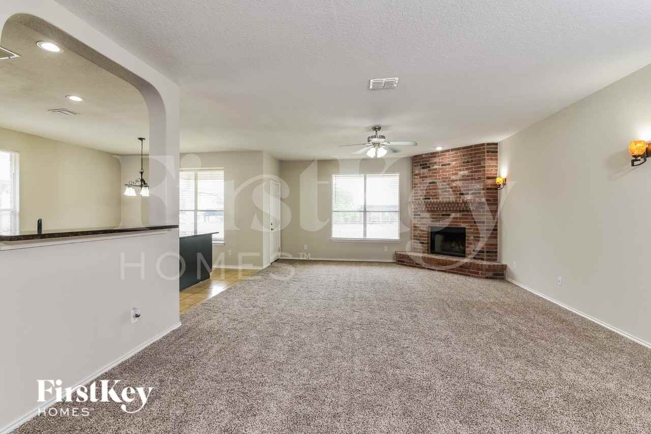 12230 Averhoff - Photo 2 of 16