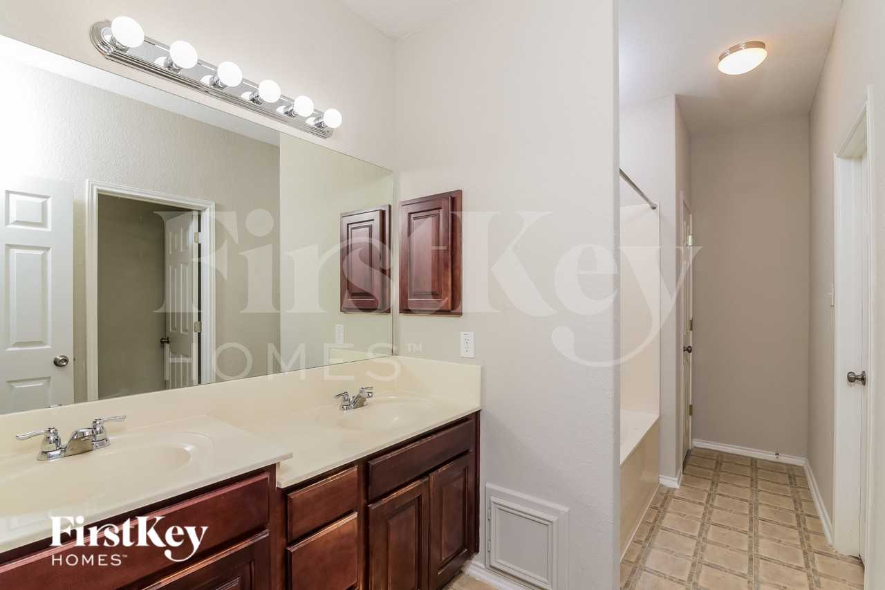 12230 Averhoff - Photo 7 of 16