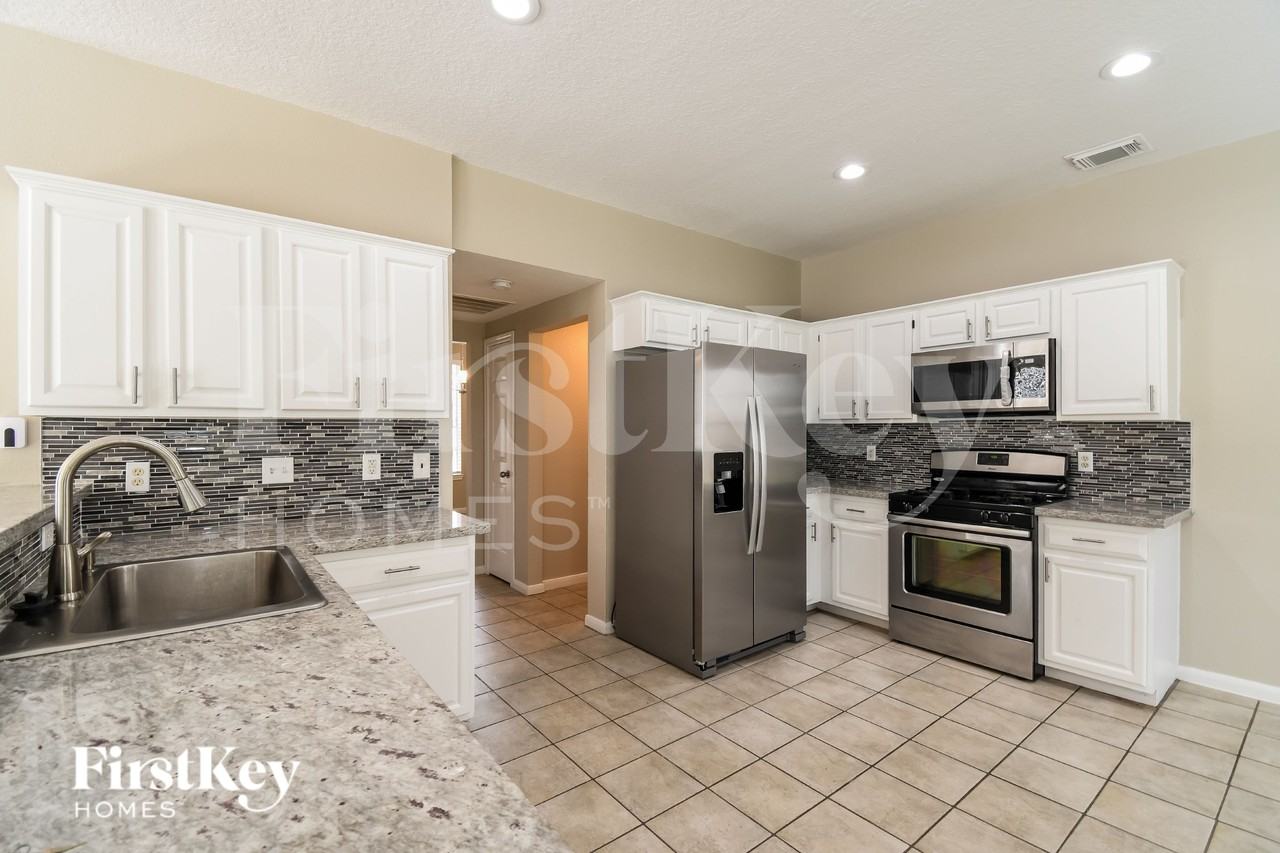 1816 Oak Lake Cir - Photo 6 of 16