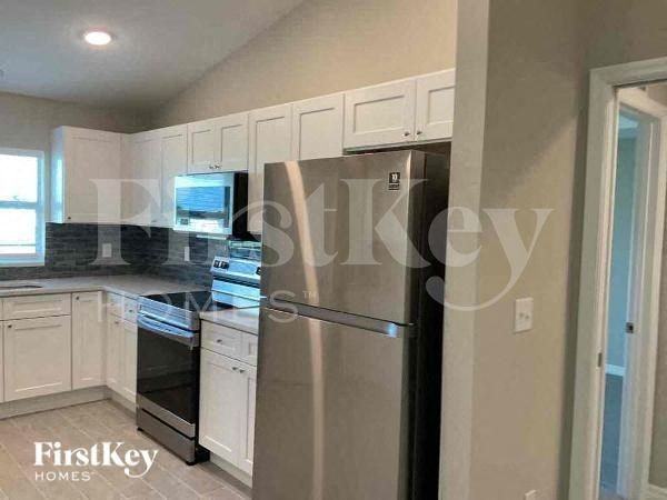 920 Nw Juanita Pl - Photo 7 of 11