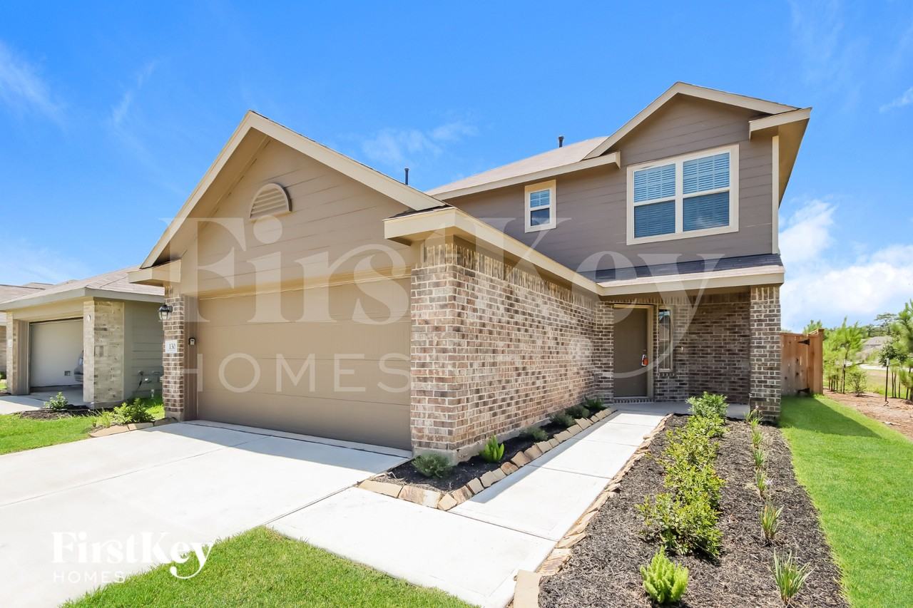 1302 Vincente Ct - Photo 2 of 16