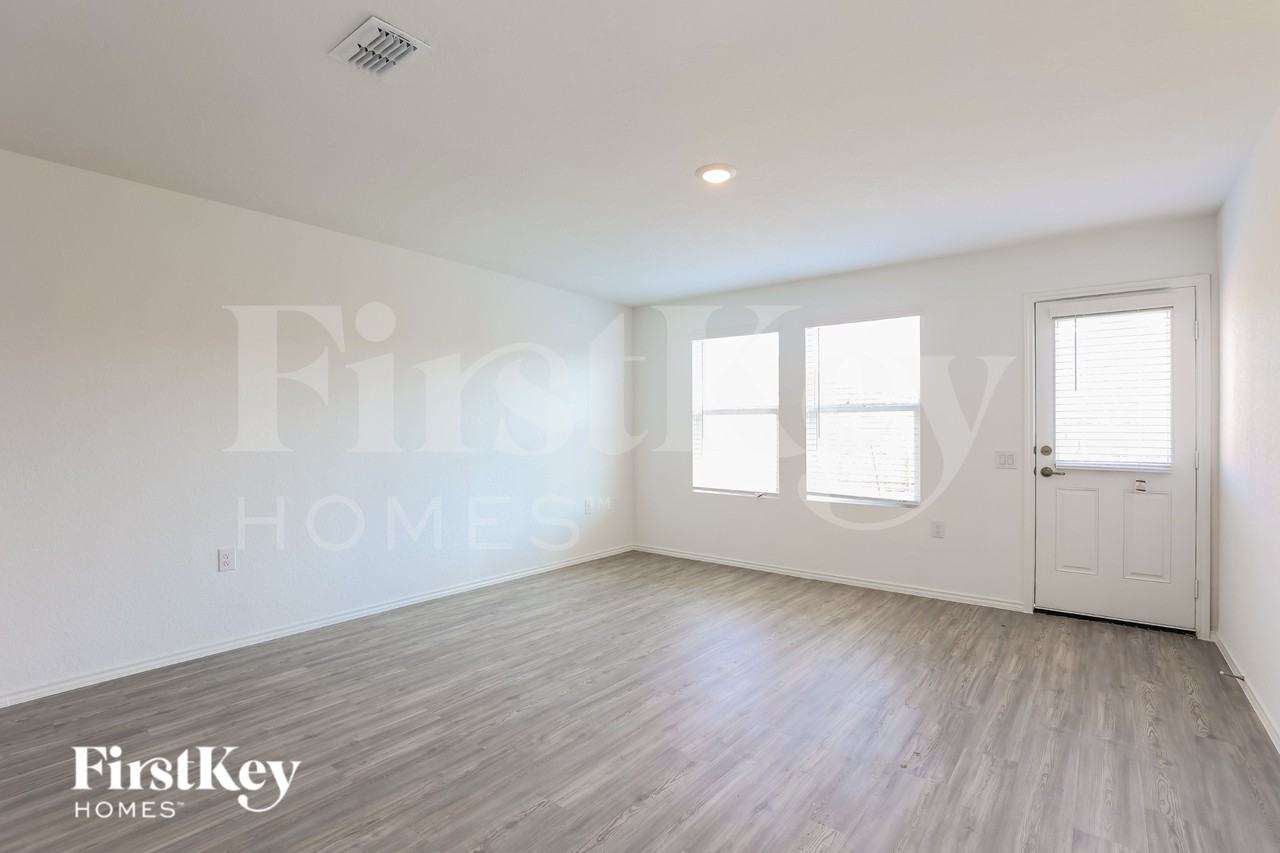 4547 Emma Way - Photo 2 of 16