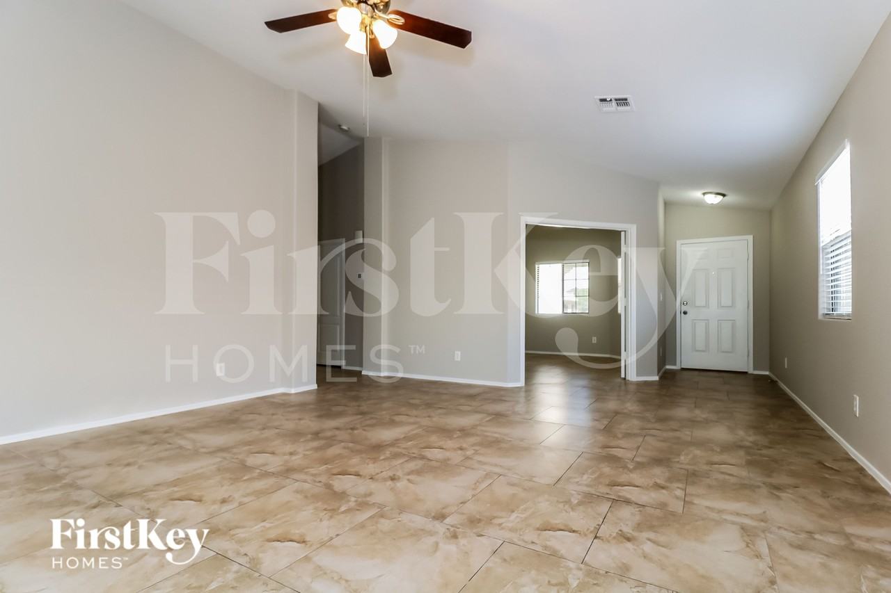 5859 W Cochise Dr - Photo 5 of 16